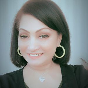 Meet your Posher, Eva